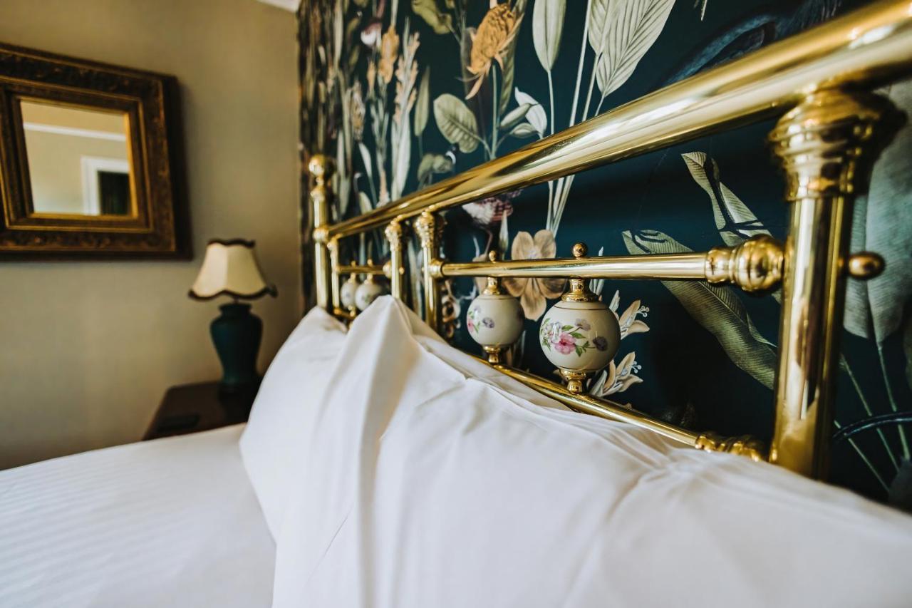 Brook Hall Hotel Childer Thornton ภายนอก รูปภาพ