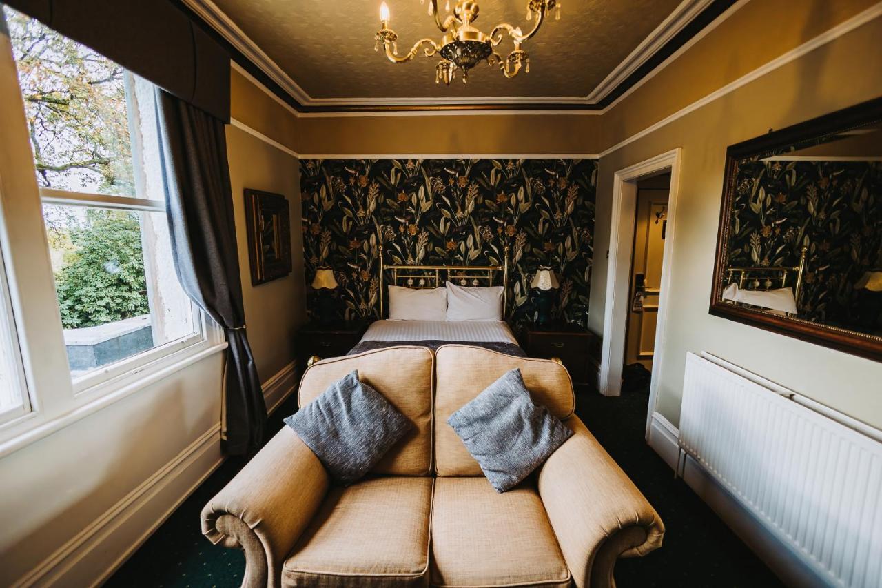 Brook Hall Hotel Childer Thornton ภายนอก รูปภาพ