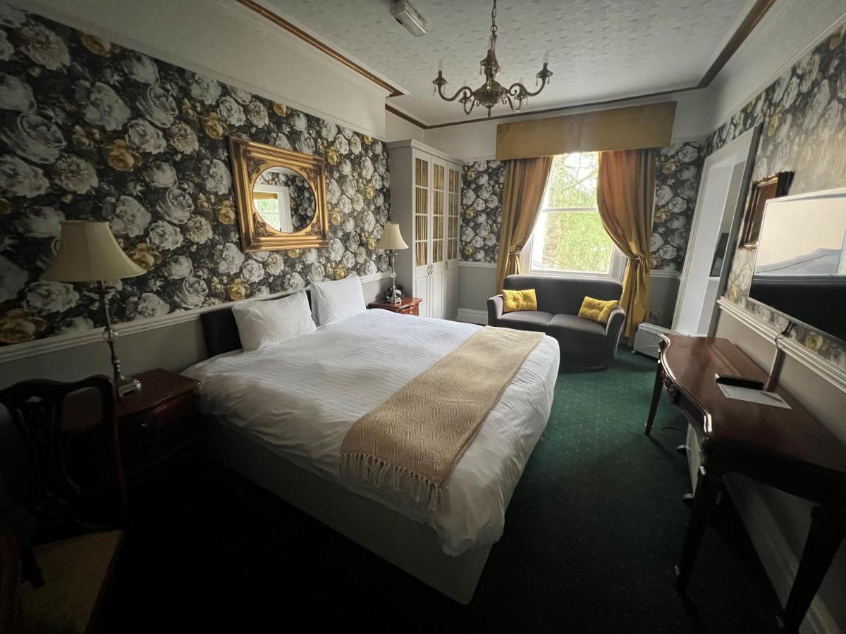 Brook Hall Hotel Childer Thornton ภายนอก รูปภาพ